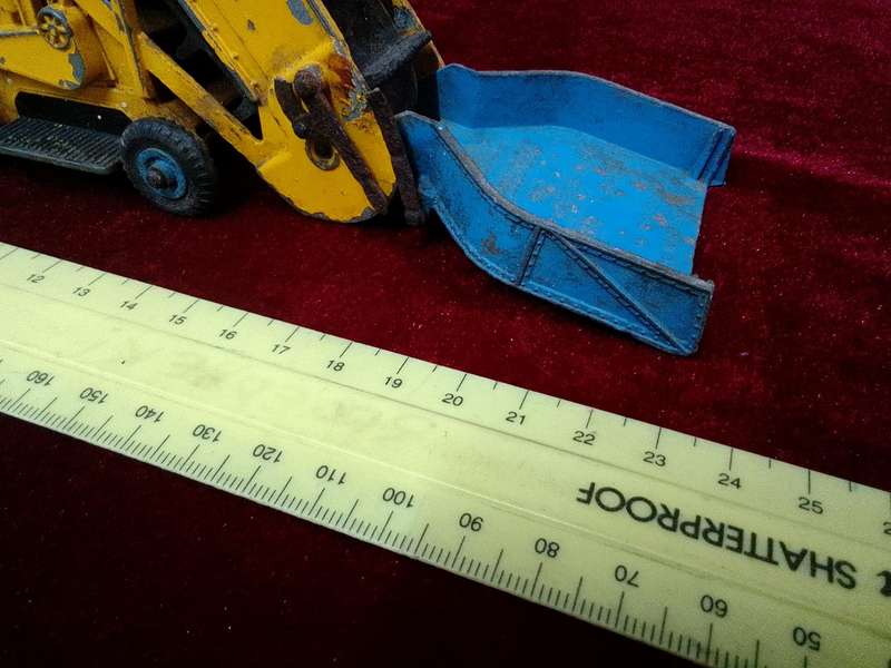 Very Rare Vintage Dinky SuperToys- No964  Meccano LTD -Elevator Loader- Made in England