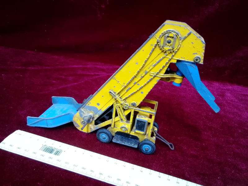 Very Rare Vintage Dinky SuperToys- No964  Meccano LTD -Elevator Loader- Made in England