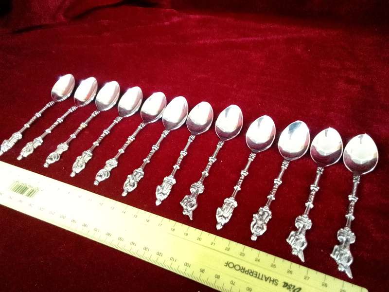 Stunning Collection Of Twelve Dutch Silver Plated Souvenir Spoons In Great Condition