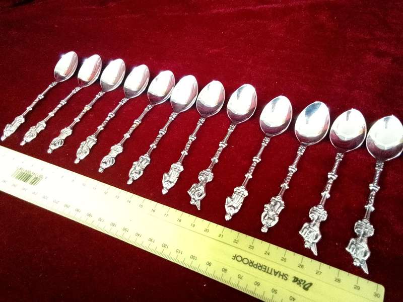 Stunning Collection Of Twelve Dutch Silver Plated Souvenir Spoons In Great Condition