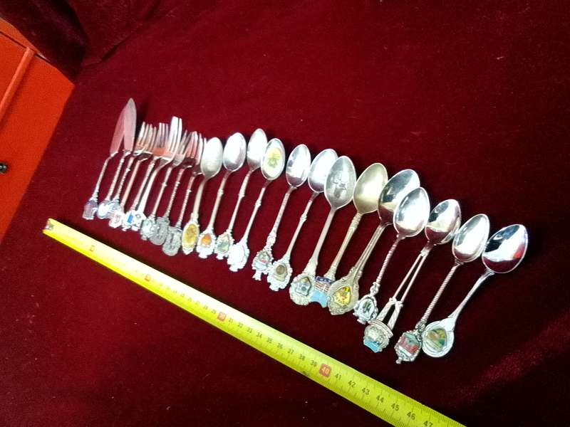 Beautiful Large Collection Of Vintage Souvenirs / Collectable Spoons, Forks And Butter Knifes