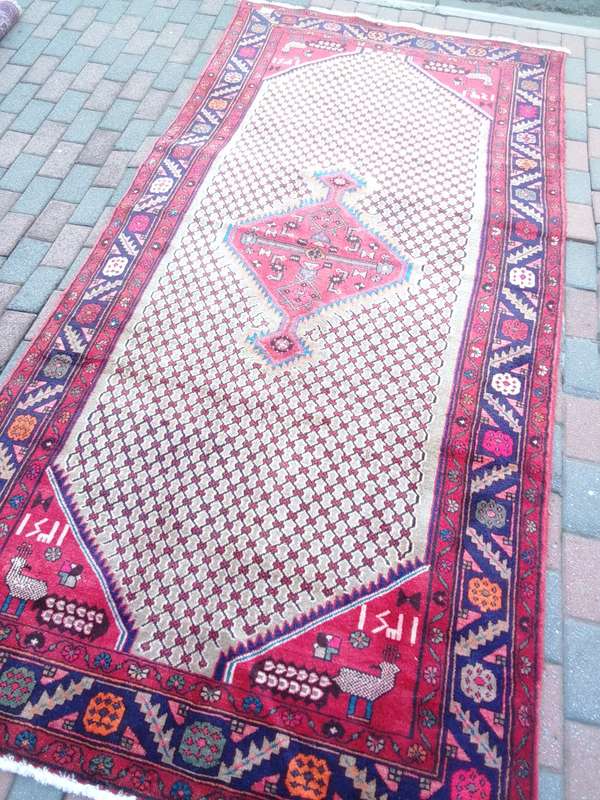 Stunning Handmade Persian Hamadan Carpet - 3m X 1.41 m - (80% Wool And 20% Cotton) - Good Condition