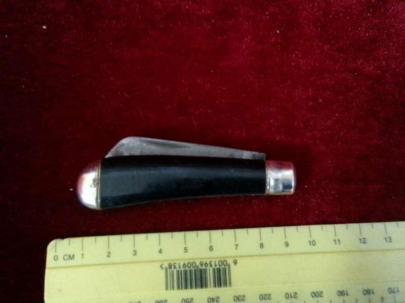 Beautiful Vintage Richards Sheffield England Folding Knife With Black Handle