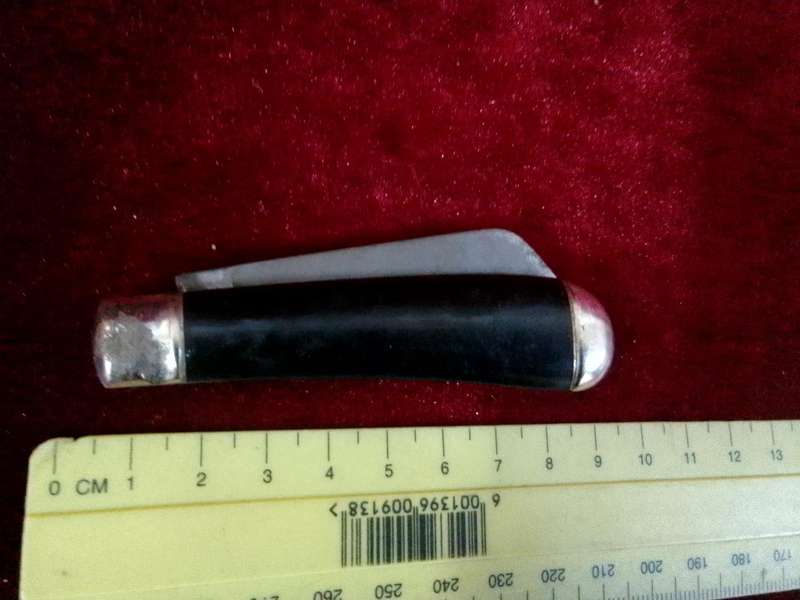 Beautiful Vintage Richards Sheffield England Folding Knife With Black Handle