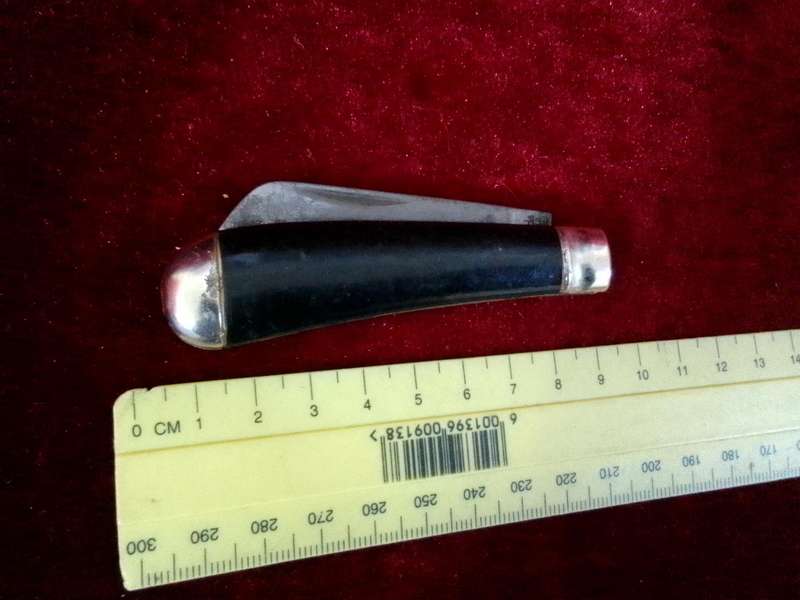 Beautiful Vintage Richards Sheffield England Folding Knife With Black Handle