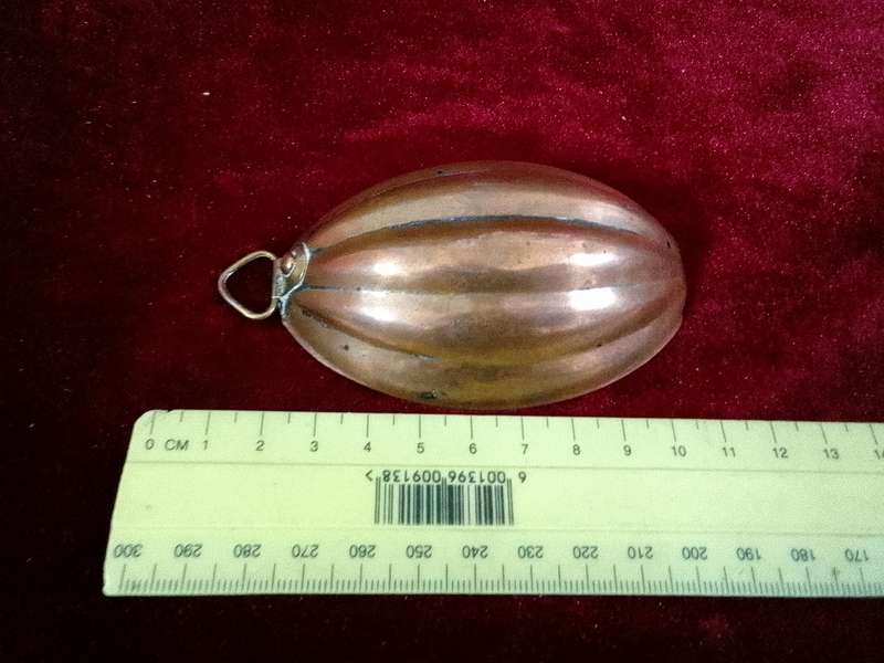 Beautiful Antique French Copper Madeleine Mould With Hanging Ring - Good Condition