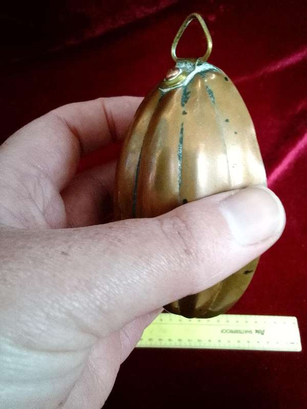 Beautiful Antique French Copper Madeleine Mould With Hanging Ring - Good Condition