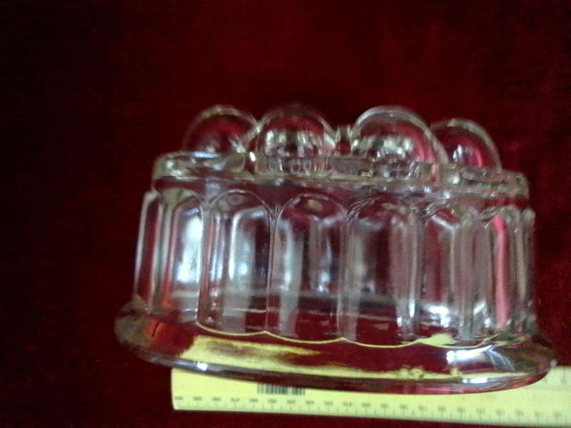 Stunning Vintage Oval Glass Jelly Mould - Good Condition