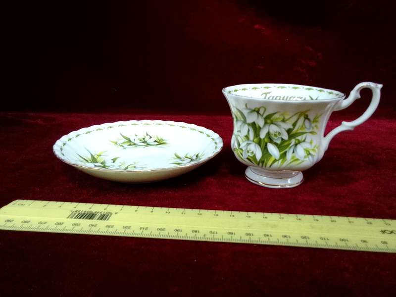 Beautiful Royal Albert Snowdrops Deo" Flower Of The Month" January Fine Bone China -Made In England