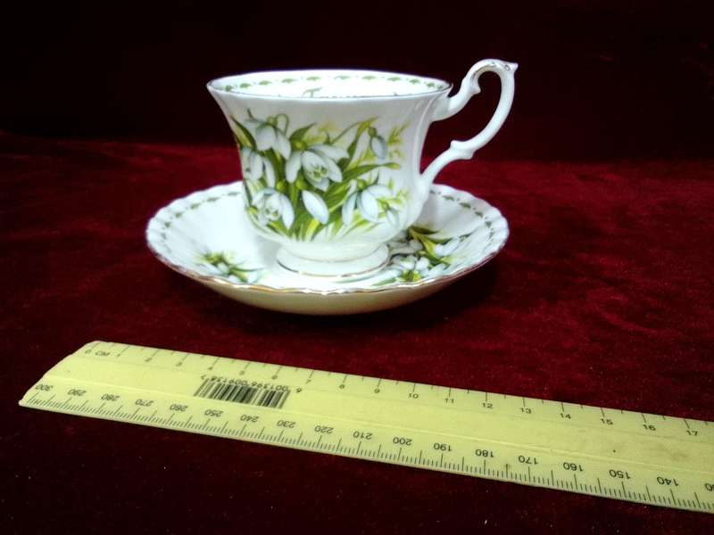 Beautiful Royal Albert Snowdrops Deo" Flower Of The Month" January Fine Bone China -Made In England