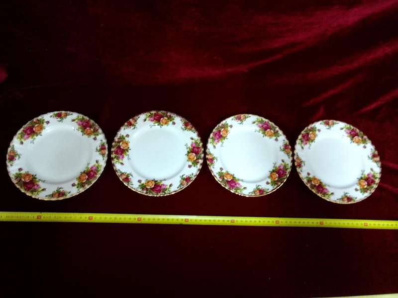 Beautiful Vintage Royal Albert Old Country Roses 20cm-Bone China-Made in England-Selling Per Plate