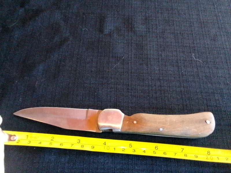 Stunning Stainless Steel Single Blade Folding Pocket Knife With Wooden Handle-Good Condition