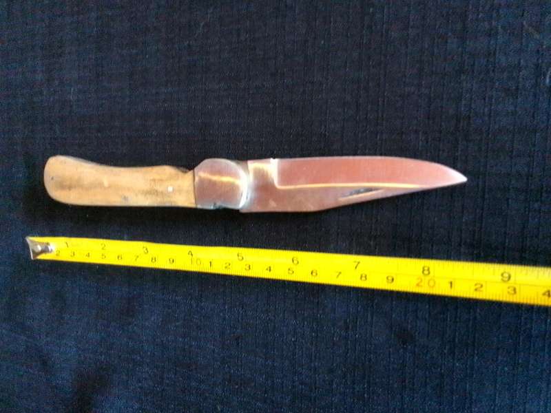Stunning Stainless Steel Single Blade Folding Pocket Knife With Wooden Handle-Good Condition