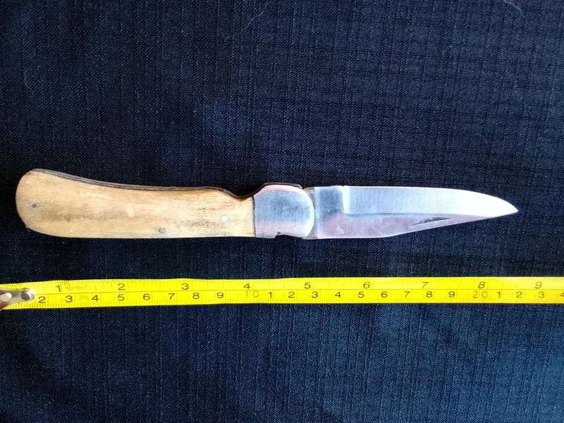 Stunning Stainless Steel Single Blade Folding Pocket Knife With Wooden Handle-Good Condition