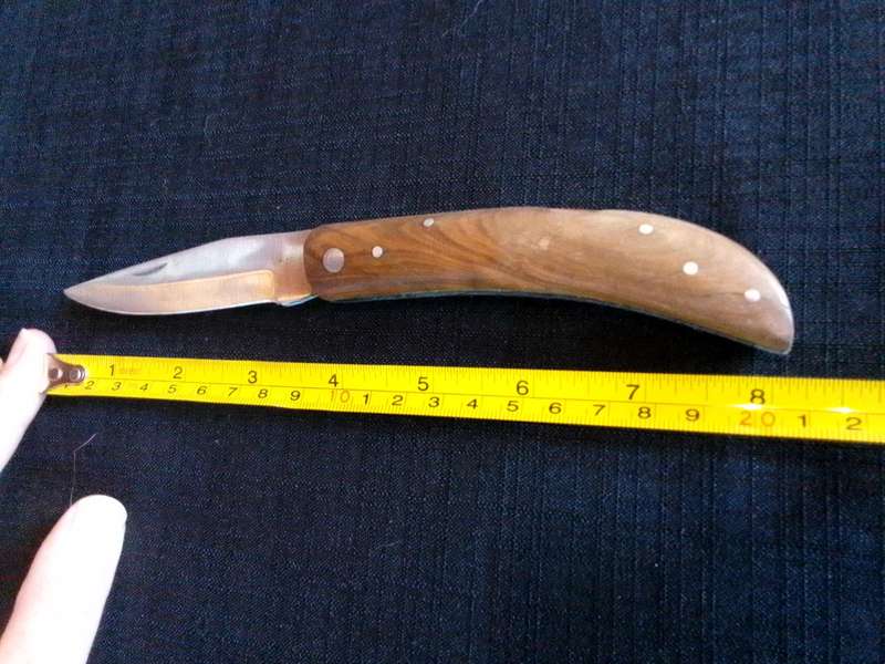 Stunning Stainless Steel Single Blade Folding Pocket Knife With Wooden Handle-Good Condition