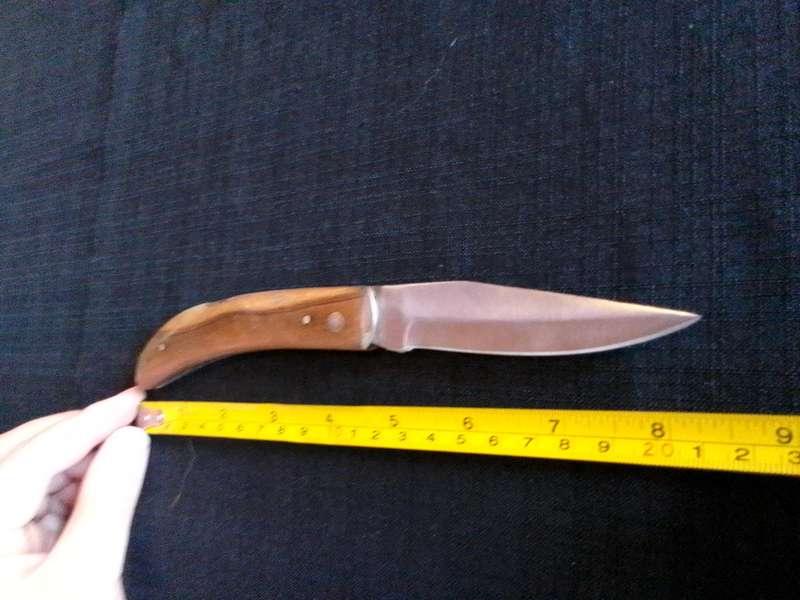Stunning Stainless Steel Single Blade Folding Pocket Knife With Wooden Handle-Good Condition