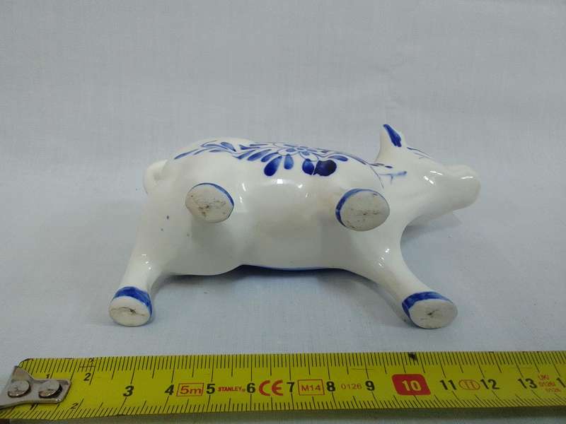 Stunning Vintage Hand Painted Delft Blue And White Porcelain Cow Creamer - Good Condition