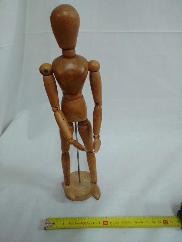 Stunning Mid Century Modern Female Wooden Model Mannequin H-32.5 - Good Condition