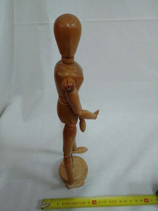 Stunning Mid Century Modern Female Wooden Model Mannequin H-32.5 - Good Condition