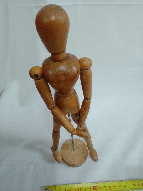 Stunning Mid Century Modern Female Wooden Model Mannequin H-32.5 - Good Condition