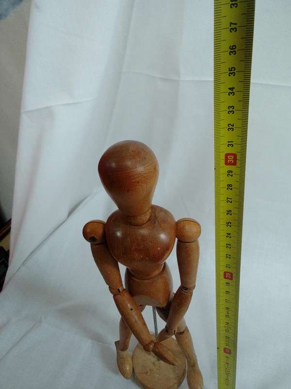 Stunning Mid Century Modern Female Wooden Model Mannequin H-32.5 - Good Condition