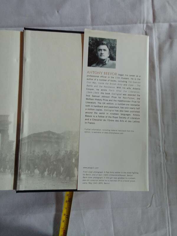Berlin - The Downfall 1945 By Antony Beevor - Good Condition