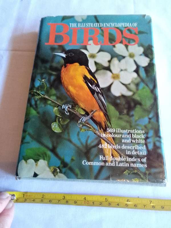 The Illustrated Encyclopedia Of Bird By Dr Jan Hanzak And Dr Jiri Formanek - Good Condition