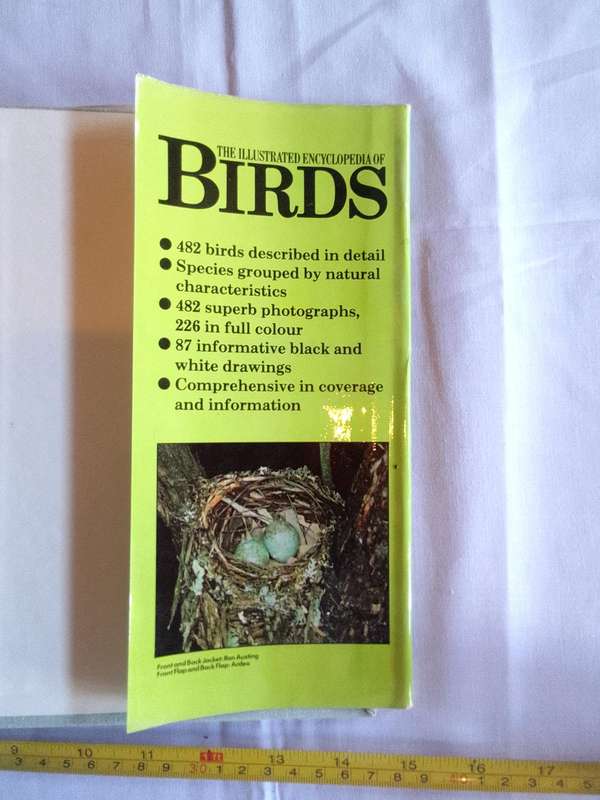 The Illustrated Encyclopedia Of Bird By Dr Jan Hanzak And Dr Jiri Formanek - Good Condition
