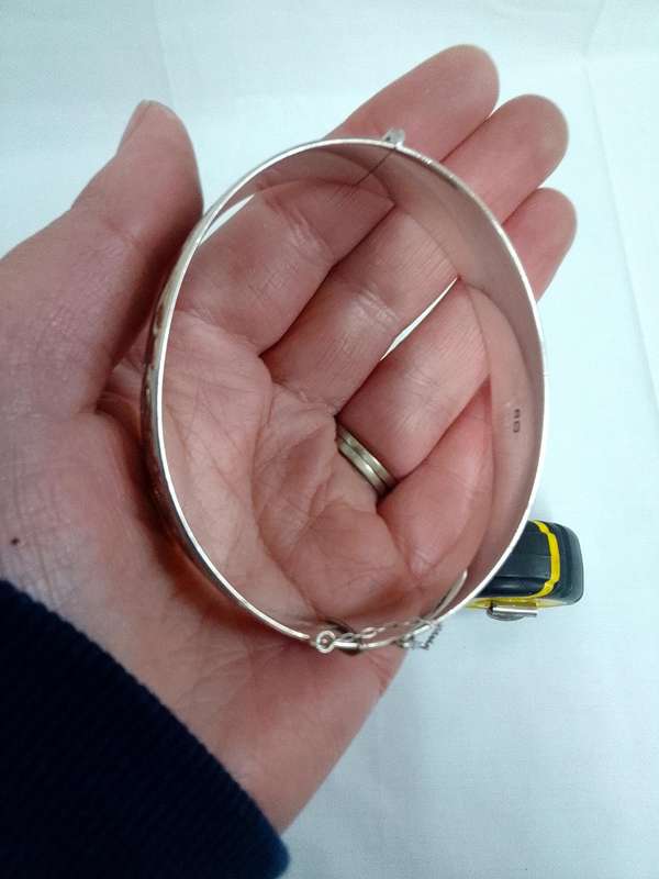 Beautiful Vintage Hallmarked Solid Sterling Silver Engraved Hinged Clasp Bangle 57.6g-Good Condition