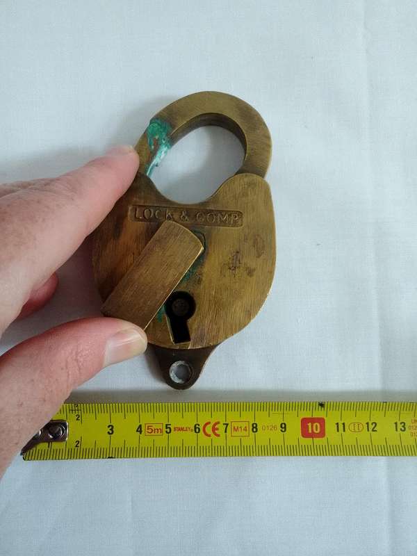 Stunning Vintage Heavy Solid Brass Lock & Comp Padlock (No Key) 10,5 x 6,5 cm