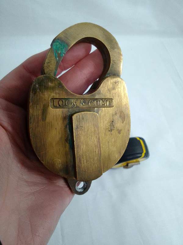 Stunning Vintage Heavy Solid Brass Lock & Comp Padlock (No Key) 10,5 x 6,5 cm