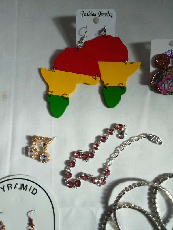 Collection Of Stunning Woman's Different Styles Of Earrings And Bangles - Excellent Condition