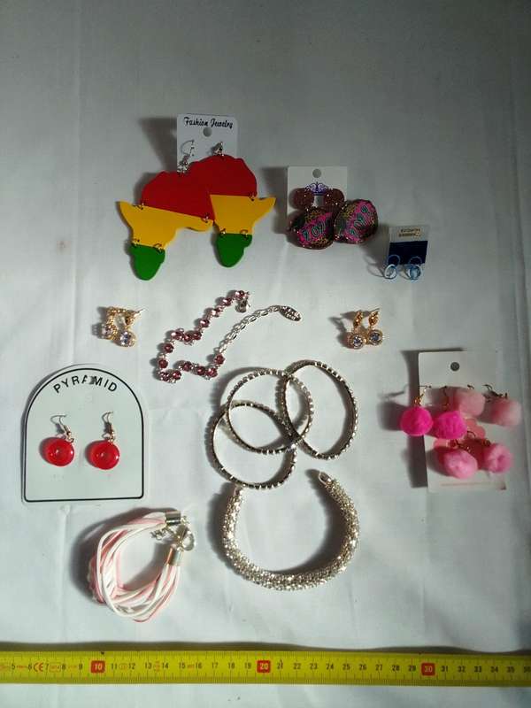 Collection Of Stunning Woman's Different Styles Of Earrings And Bangles - Excellent Condition