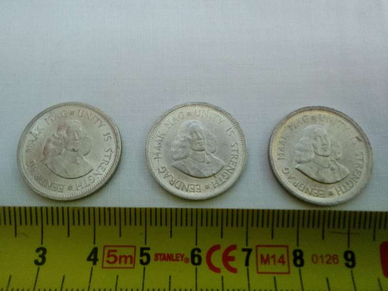 Three Silver South Africa 1964 - 10 Cent- Eendrag Maak Mag / Unity is Strenght - Excellent Condition