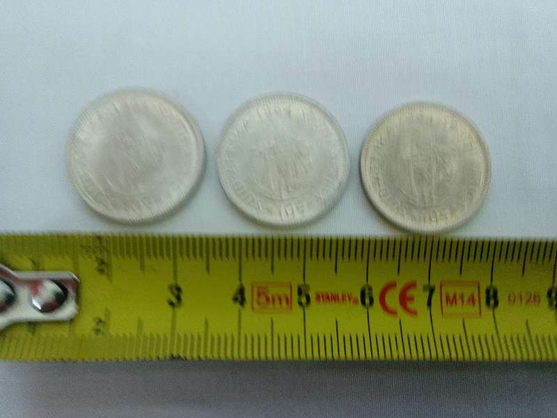 Three Silver South Africa 1964 - 10 Cent- Eendrag Maak Mag / Unity is Strenght - Excellent Condition