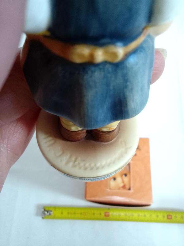 Stunning Vintage Goebel M.J Hummel "Pigtail" Club Figurine Hum2052 - Made In Germany-Good Condition