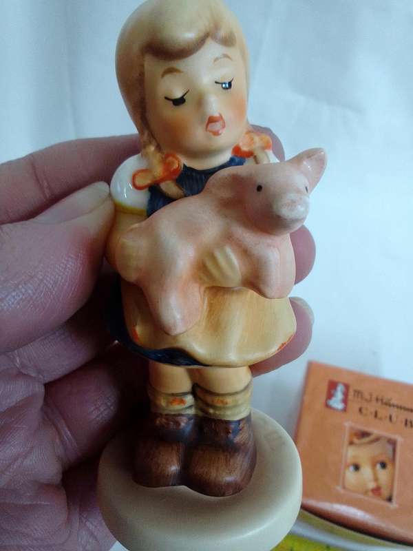 Stunning Vintage Goebel M.J Hummel "Pigtail" Club Figurine Hum2052 - Made In Germany-Good Condition