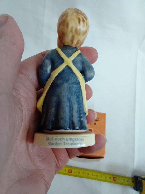 Stunning Vintage Goebel M.J Hummel "Garden Treasures" Club Figurine Hum727 - Made In Germany