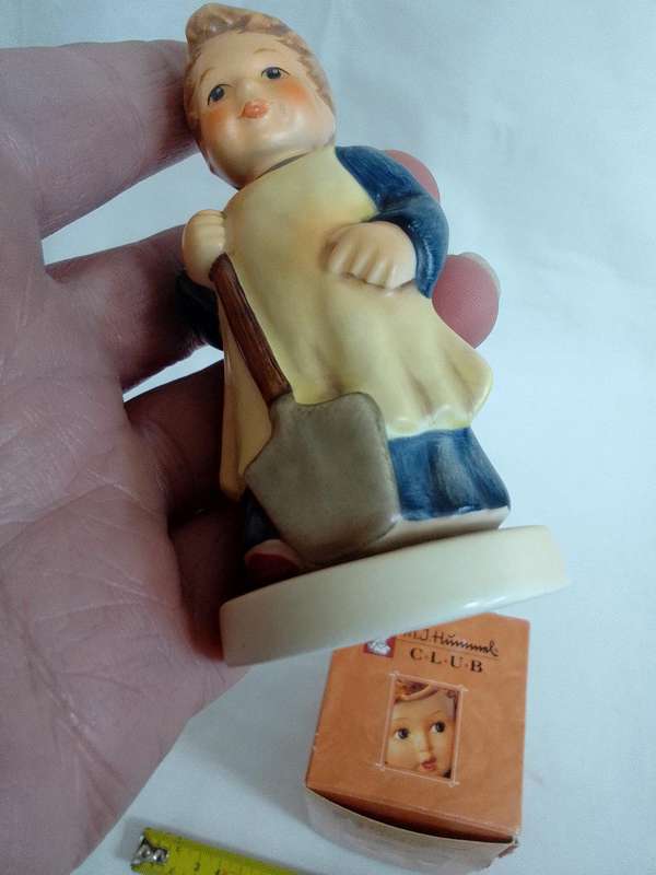 Stunning Vintage Goebel M.J Hummel "Garden Treasures" Club Figurine Hum727 - Made In Germany
