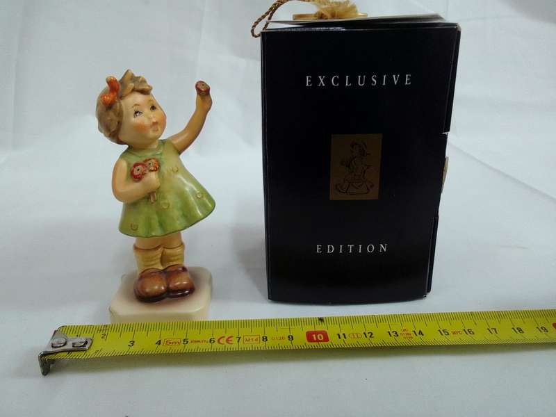 Stunning Vintage Goebel M.J Hummel "Forever Yours " Club Figurine Hum793 - Made In Germany