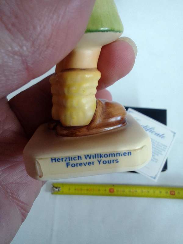 Stunning Vintage Goebel M.J Hummel "Forever Yours " Club Figurine Hum793 - Made In Germany