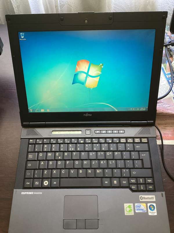 Fujitsu esprimo duo laptop sold for spare/repair