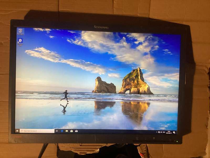 Lenovo 22 inch led monitor NO STAND