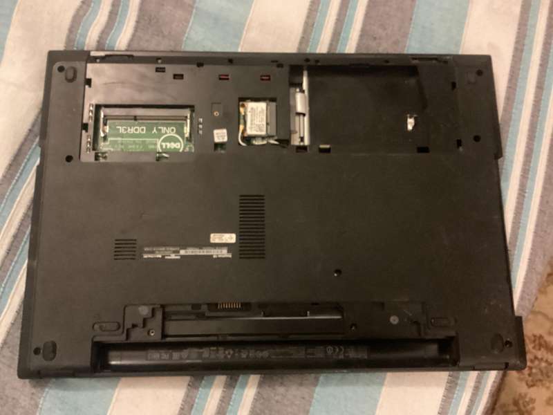Dell ispiron 15 3000 laptop for spares
