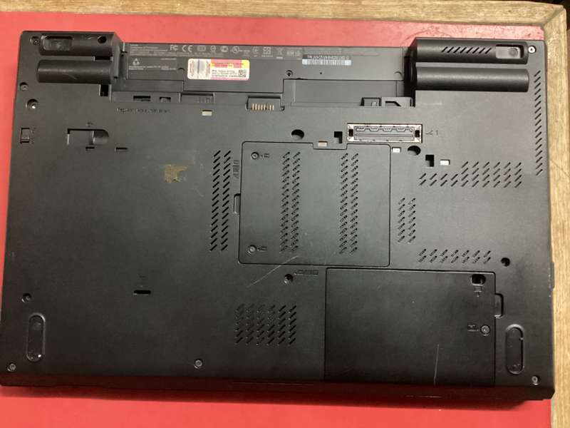 Lenovo laptop t530 i5 3rd Gen for rebuild/spare