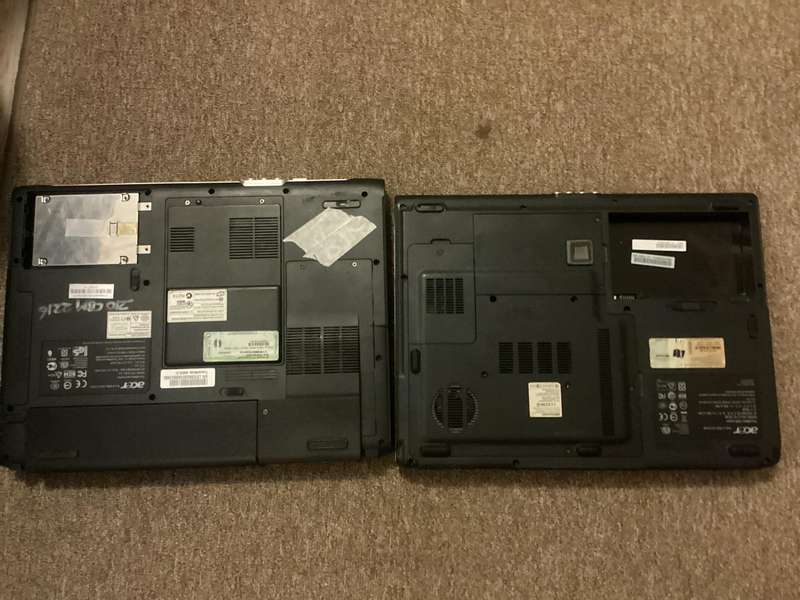 2x Acer laptop