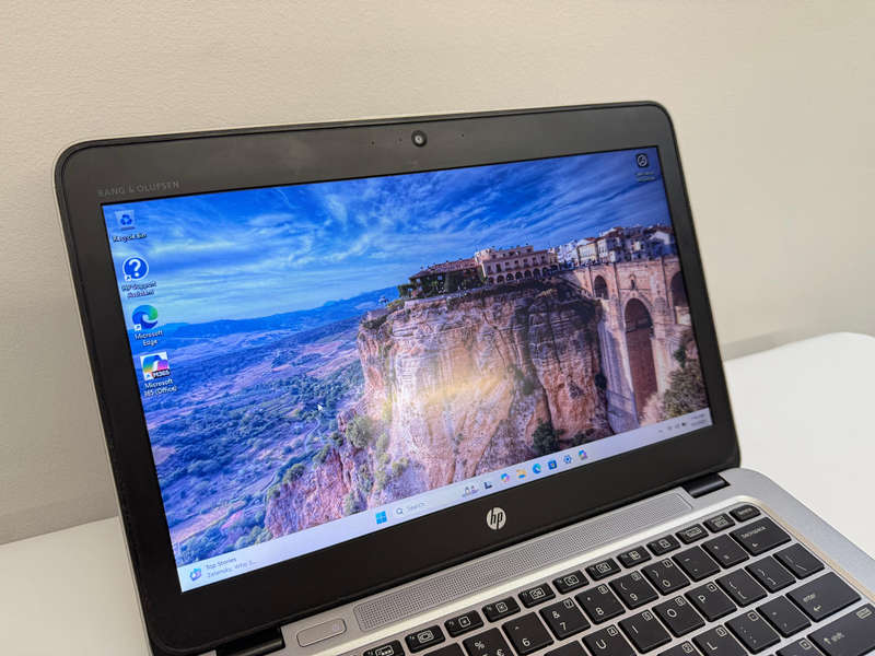 HP ELITEBOOK 820 G4 LAPTOP CORE i5 7300U 2.6GHZ 8GB RAM 320GB HDD WIN 11 PRO - DP PORT FAULTY