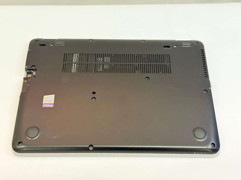 HP ELITEBOOK 820 G4 LAPTOP CORE i5 7300U 2.6GHZ 8GB RAM 320GB HDD WIN 11 PRO - DP PORT FAULTY
