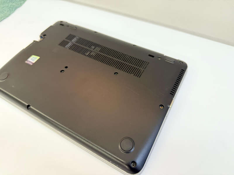 HP ELITEBOOK 820 G4 LAPTOP CORE i5 7300U 2.6GHZ 8GB RAM 320GB HDD WIN 11 PRO - DP PORT FAULTY