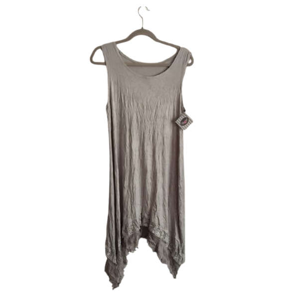 Light Grey Pants & Pointy Dress - M
